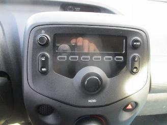 Toyota Aygo 1.0 VVTI x_fun picture 21
