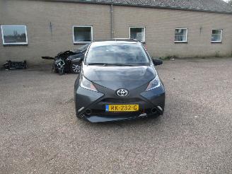 Toyota Aygo 1.0 VVTI x_fun picture 2