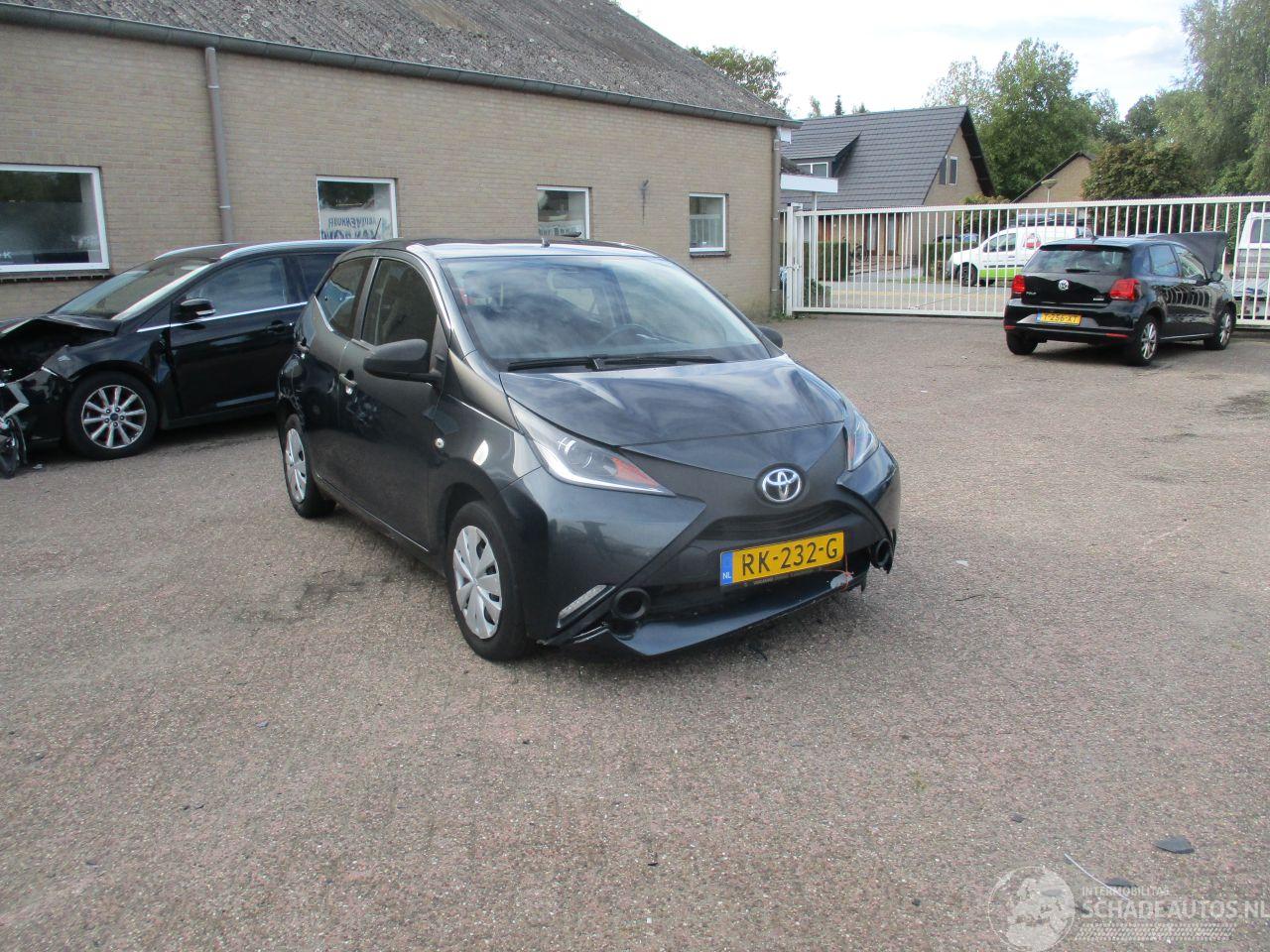 Toyota Aygo 1.0 VVTI x_fun