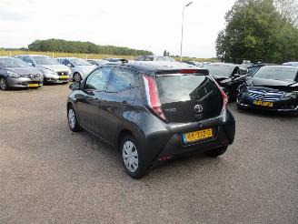 Toyota Aygo 1.0 VVTI x_fun picture 5