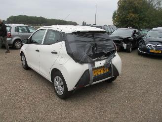 Toyota Aygo 1.0 VVT-i x-NOW Airco NAP picture 5