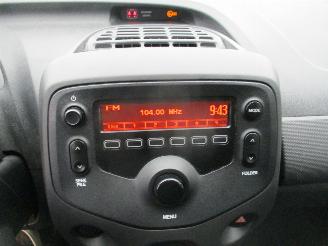 Toyota Aygo 1.0 VVT-i x-NOW Airco NAP picture 24