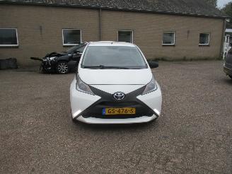 Toyota Aygo 1.0 VVT-i x-NOW Airco NAP picture 2