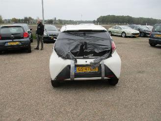 Toyota Aygo 1.0 VVT-i x-NOW Airco NAP picture 6