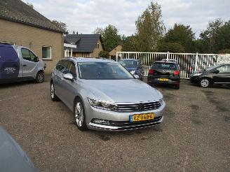 Coche accidentado Volkswagen Passat 1.4 TSI Connected Series REST BPM 1000 EURO !!!!! 2017/1