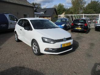 uszkodzony samochody osobowe Volkswagen Polo 1.0 EasyLine AIRCO 2014/10
