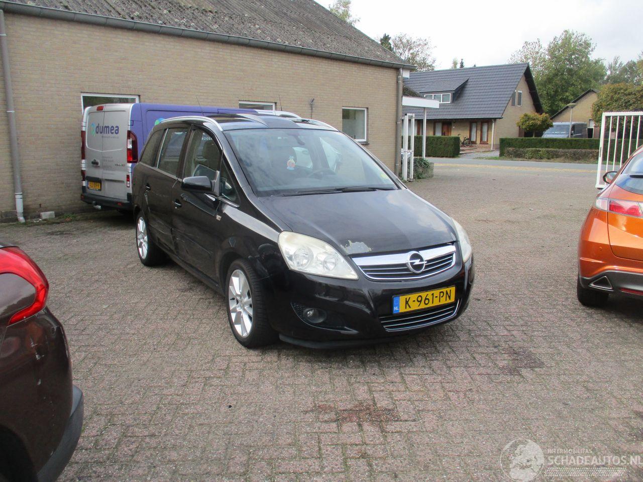 Opel Zafira 1.8 Essentis 6P PANO
