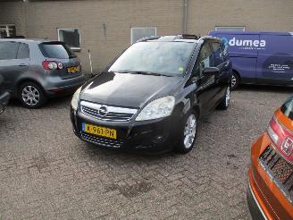 Opel Zafira 1.8 Essentis 6P PANO picture 3