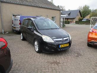 damaged passenger cars Opel Zafira 1.8 Essentis 6P PANO 2008/11