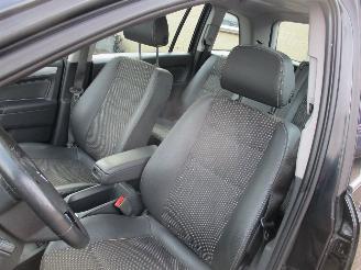 Opel Zafira 1.8 Essentis 6P PANO picture 17