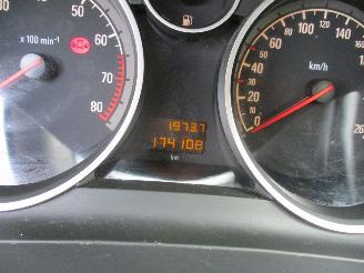 Opel Zafira 1.8 Essentis 6P PANO picture 20