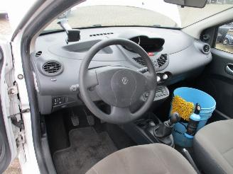 Renault Twingo 1.2-16V Authentique NAP picture 17