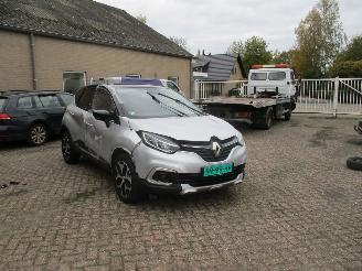 Schadeauto Renault Captur 0.9 TCe Edition one REST BPM 1000 EURO !!! NAP 2017/11