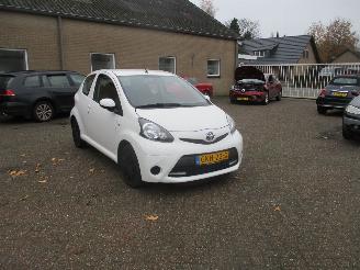 skadebil auto Toyota Aygo 1.0 VVT- Acces Airco 2013/1