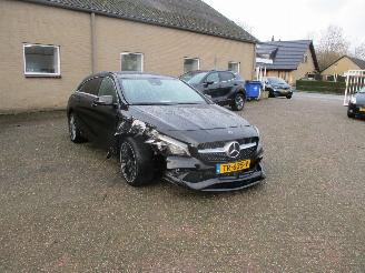 krockskadad bil auto Mercedes Cla-klasse Shooting Brake 200d Prestige Automaat 2017/11