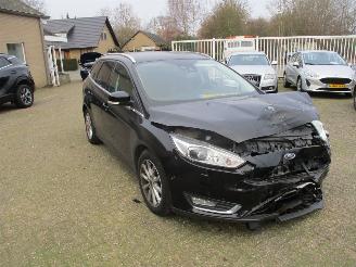 damaged passenger cars Ford Focus 1.5 Titanium Automaat wagon 2017/5