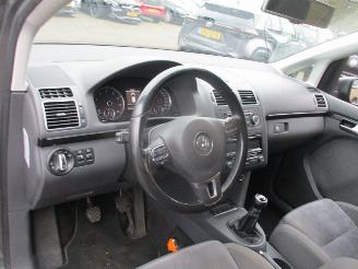 Volkswagen Touran 1.2 TSI HighL BleuM REST BPM 400 EURO !!!! picture 11