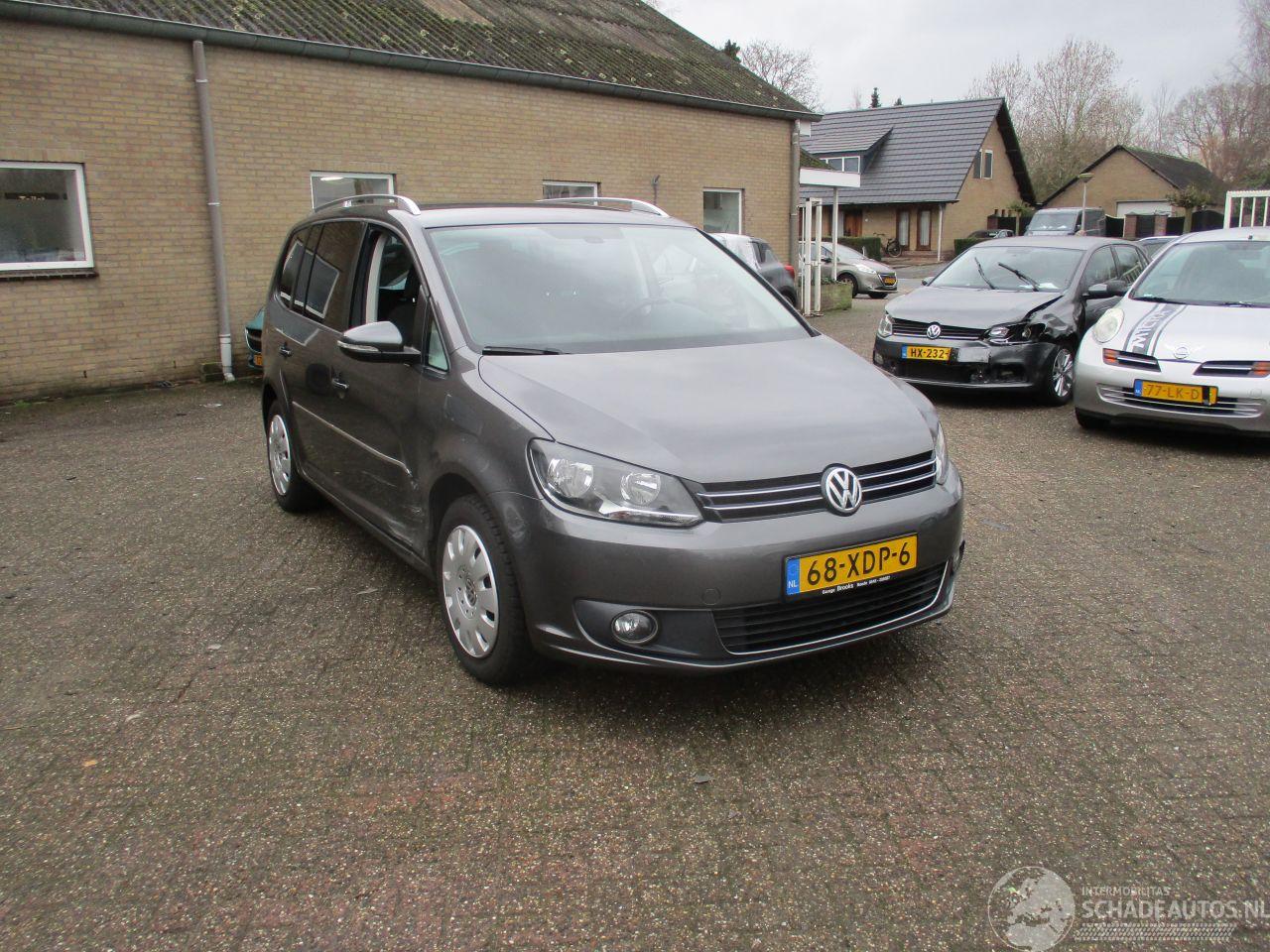 Volkswagen Touran 1.2 TSI HighL BleuM REST BPM 400 EURO !!!!