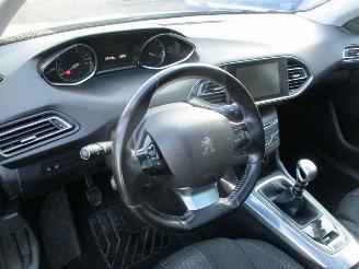 Peugeot 308 SW 1.2 PureTech Allure REST BPM 400 EURO !!!! picture 16