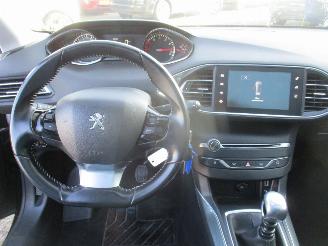 Peugeot 308 SW 1.2 PureTech Allure REST BPM 400 EURO !!!! picture 18