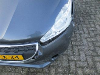 Peugeot 208 1.2 VTi Envy 5drs picture 9