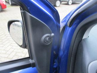 Peugeot 108 1.0 E -VTI BLUE L. EX picture 33