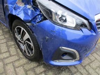 Peugeot 108 1.0 E -VTI BLUE L. EX picture 13