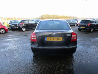 Skoda Octavia 1.6 FSI Elegance picture 6