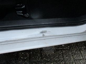 Toyota Yaris 1.0 VVT-i Now picture 13