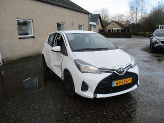 uszkodzony samochody osobowe Toyota Yaris 1.0 VVT-i Now 2016/1