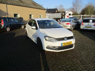 skadebil auto Volkswagen Polo 1.2 TSI Comfortline Business R Line REST BPM €500,- !! 2017/6