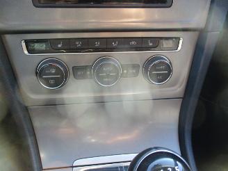 Volkswagen Golf 1.6 TDI Business Edition R REST BPM €400,-!!! picture 24