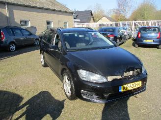 Damaged car Volkswagen Golf 1.6 TDI Business Edition R REST BPM €400,-!!! 2015/6