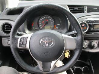 Toyota Yaris 1.0 VVT-i Now REST BPM €300,-!!! picture 24