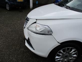 Lancia Ypsilon 0.9 TwinAir Gold picture 10