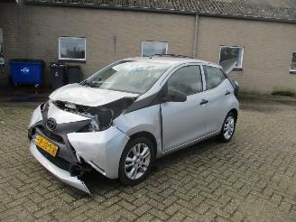 Toyota Aygo 1.0 VVT-i x-fun REST BPM €300,-!!! picture 3