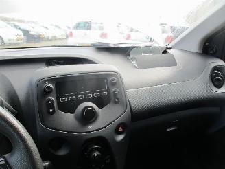 Toyota Aygo 1.0 VVT-i x-fun REST BPM €300,-!!! picture 23