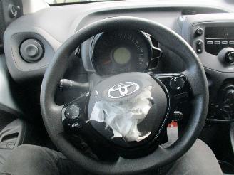 Toyota Aygo 1.0 VVT-i x-fun REST BPM €300,-!!! picture 22
