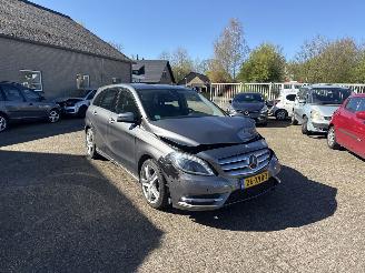 Unfallwagen Mercedes B-klasse 180 Ambition REST BPM €500,-!!! 2012/8