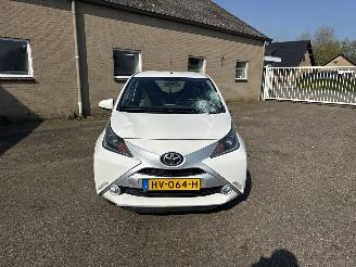 Toyota Aygo 1.0 VVT-i x-pure picture 2