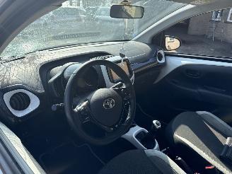 Toyota Aygo 1.0 VVT-i x-pure picture 24