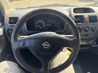 Opel Agila 1.2-16V Comfort picture 15