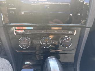 Volkswagen Golf 1.5 TSI Highline REST BPM €500,-!!! picture 24