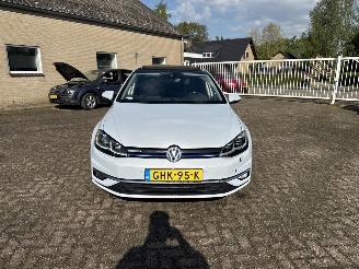Volkswagen Golf 1.5 TSI Highline REST BPM €500,-!!! picture 2