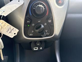 Toyota Aygo 1.0 VVT-i x-Play REST BPM €250,-!!! picture 27