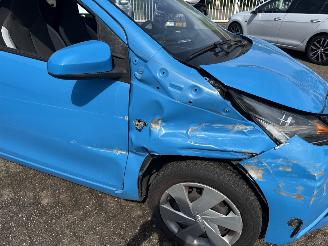 Toyota Aygo 1.0 VVT-i x-Play REST BPM €250,-!!! picture 11