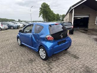 Toyota Aygo DYNAMIC BLUE picture 5