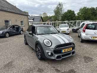 Damaged car Mini Cooper 1.5 Cooper Chili Serious Business John Cooper Works REST BPM €900,-!!! 2018/2