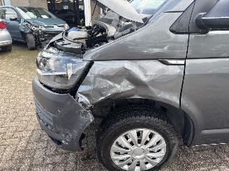 Volkswagen Transporter 2.0 TDI L1H1 Comfortline. ROLSTOELVERVOER picture 11