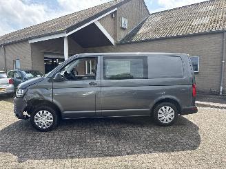 Volkswagen Transporter 2.0 TDI L1H1 Comfortline. ROLSTOELVERVOER picture 4